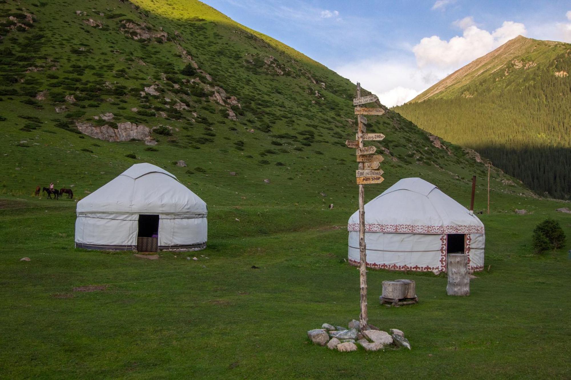 Eco Yurt Camp Arashan&Guest House Gulnara in Altyn Arashan valley, Ala-Kul lake Teploklyuchenka Dış mekan fotoğraf