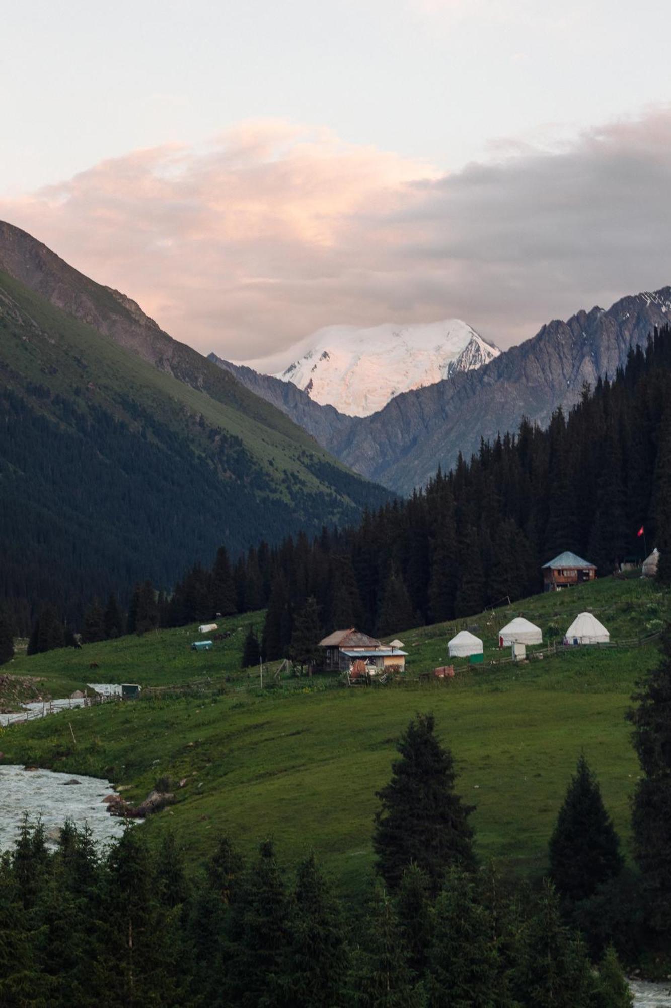 Eco Yurt Camp Arashan&Guest House Gulnara in Altyn Arashan valley, Ala-Kul lake Teploklyuchenka Dış mekan fotoğraf
